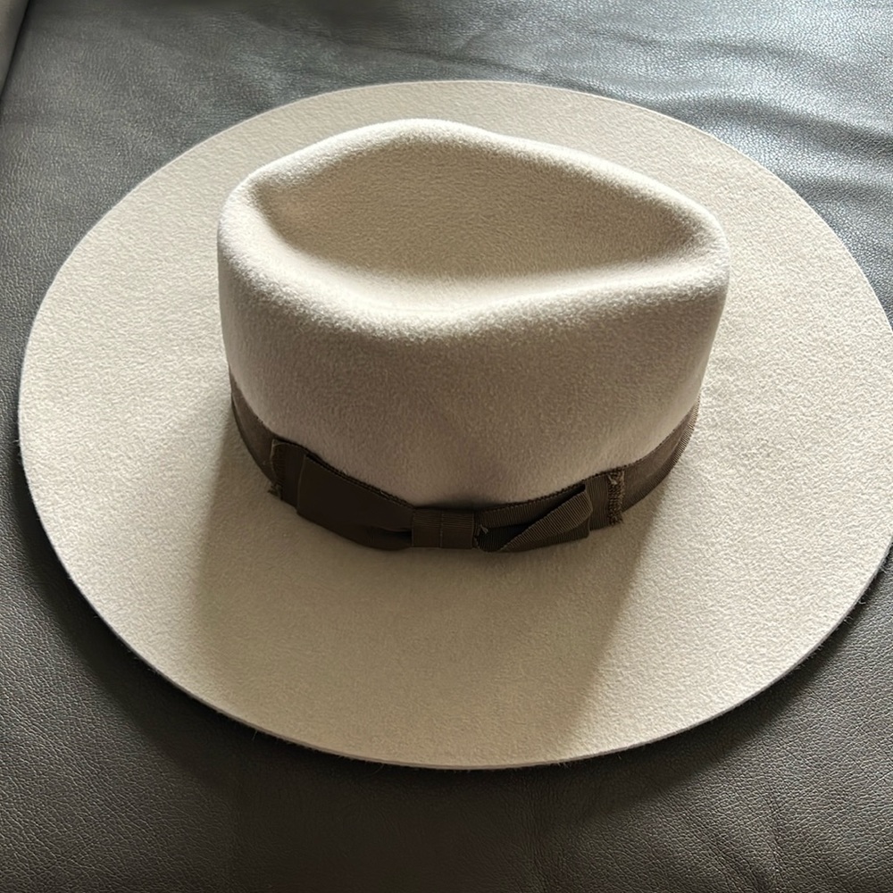 Hat attack velour hat in bone